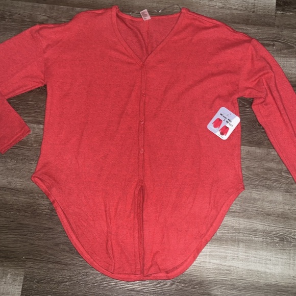 💜Tie Front button down wear it two ways - Picture 5 of 7